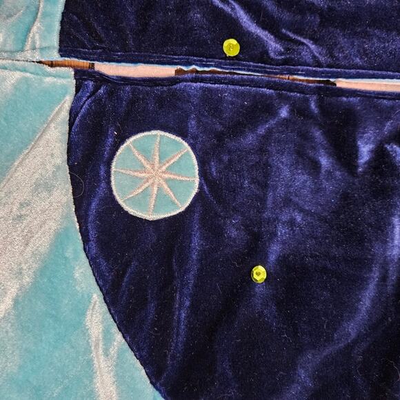 Disney Frozen Two-Toned Blue Bling Snowflake Embroidered Tree Skirt 24" - Picture 3 of 9